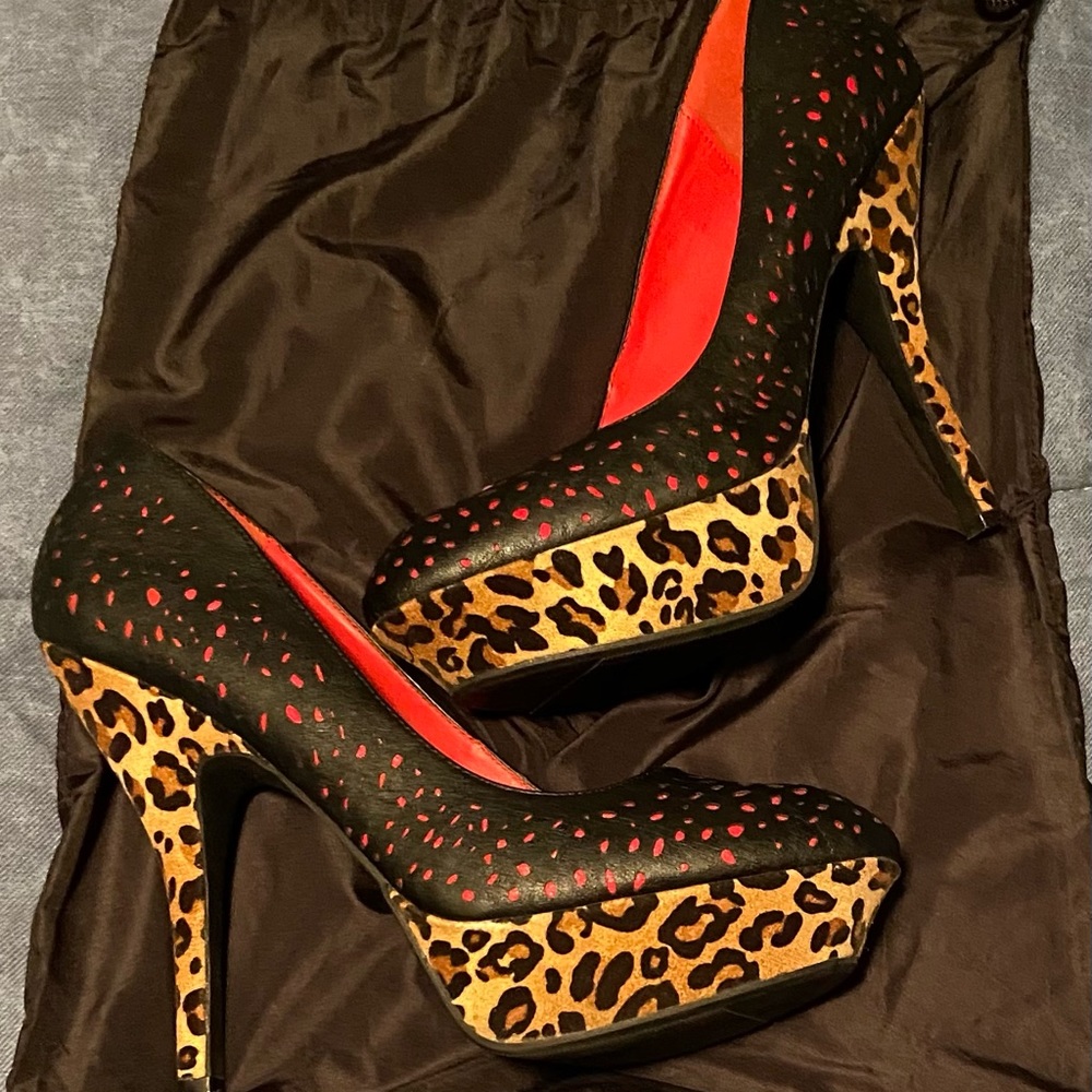 Women’s Just Fabulous Size 10 Platform Black +Red Pump w/Leopard print heel